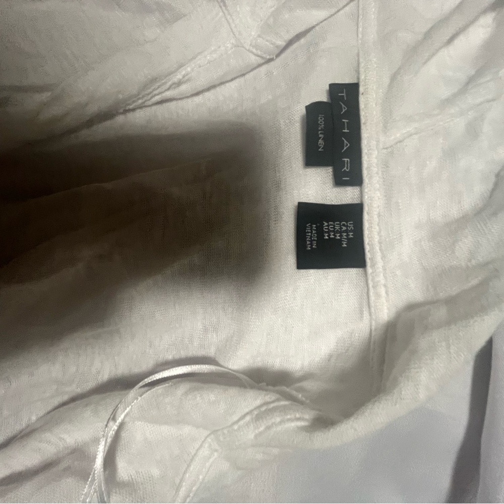 Tahari sheer sweater size m 100percent LINEN